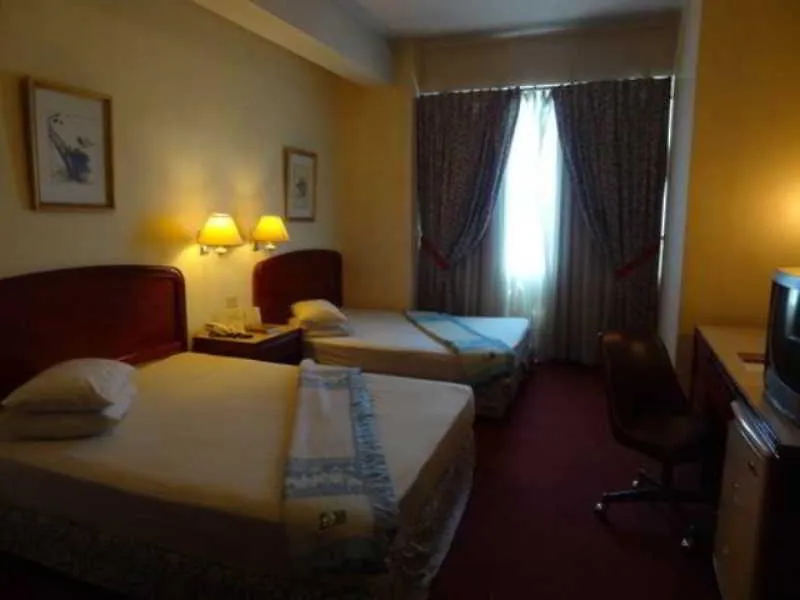 Great Eastern Hotel Makati Makati City 3*,